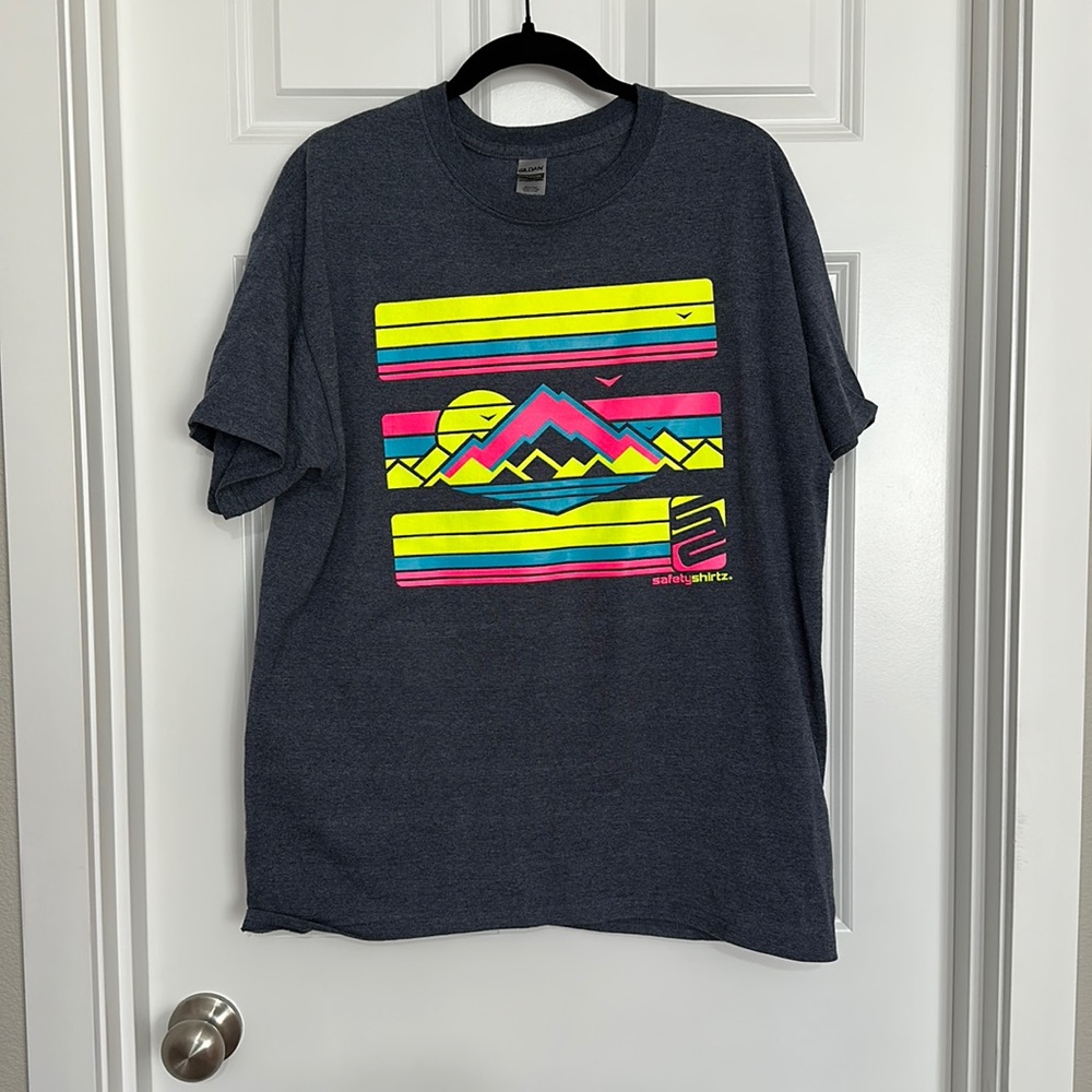 High visibility tee - Picture 1 of 3